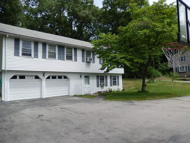 36 Bancroft St, Dracut, MA 01826