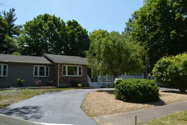 15 Lurie Cir, Stoughton, MA 02072