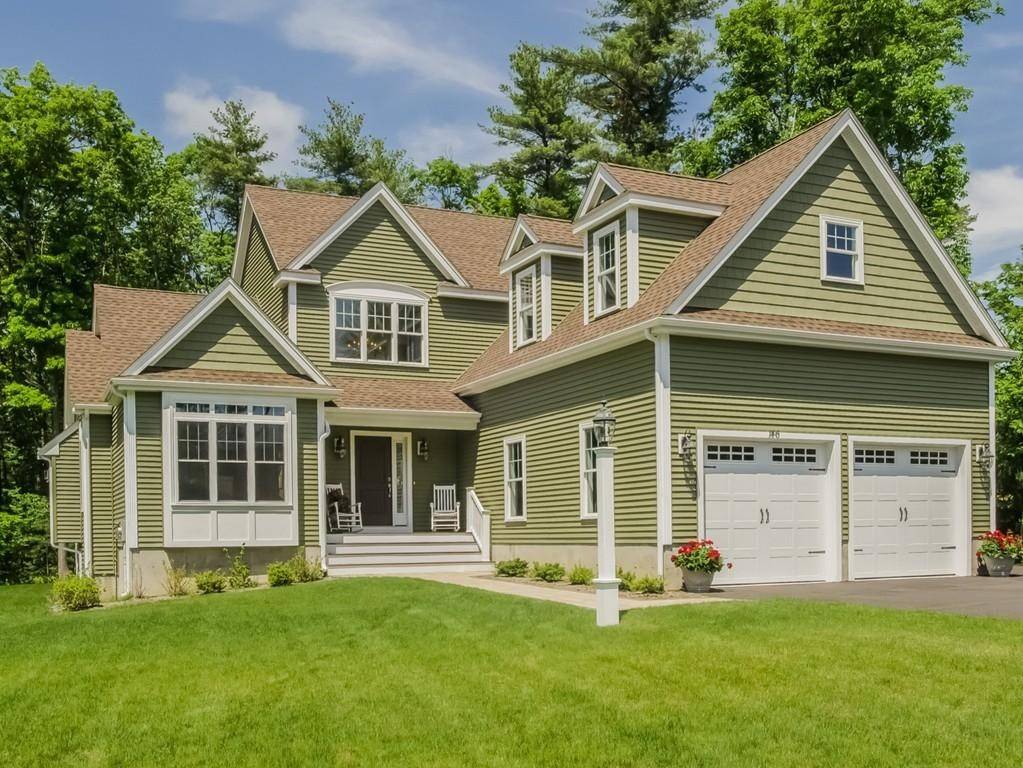 Raynham, MA 02767,146 Queens Cir