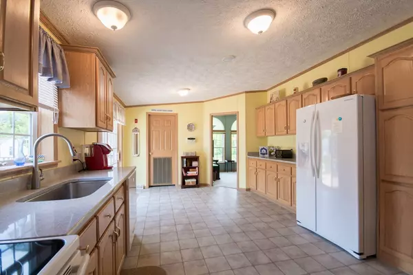 Tiverton, RI 02878,5 Blackbird