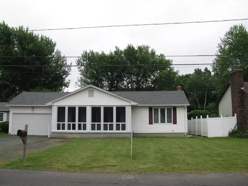 107 Chester St, Chicopee, MA 01013