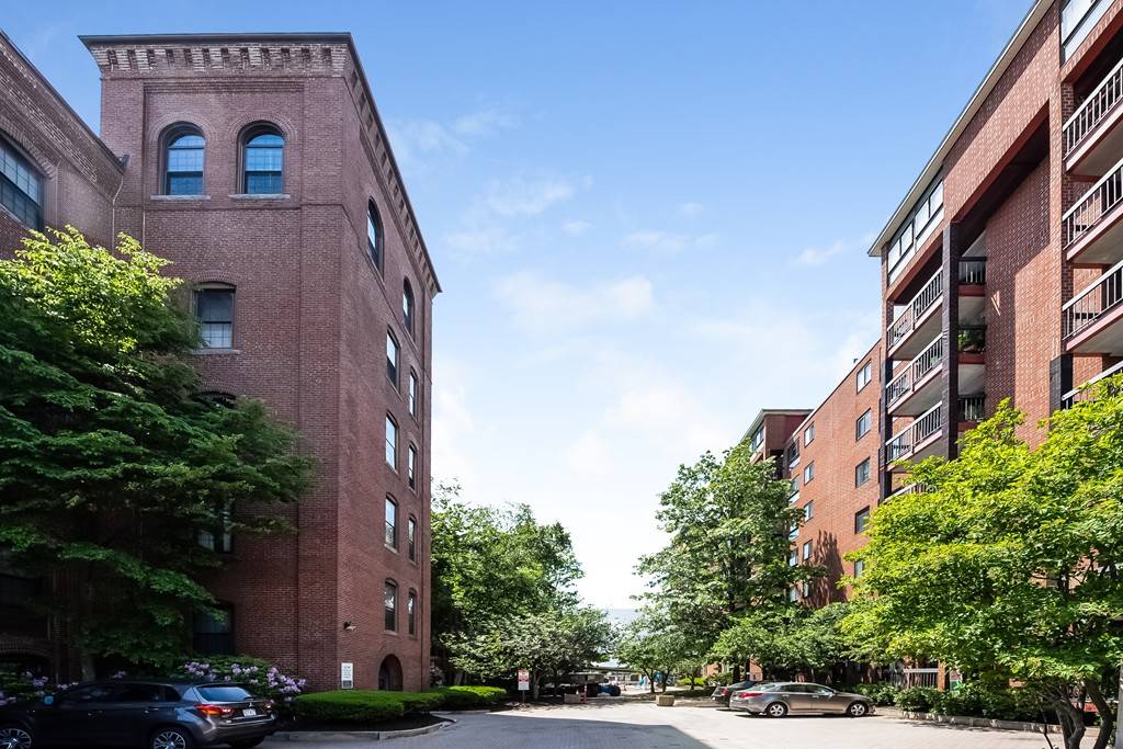 Beverly, MA 01915,50 Rantoul Street #203
