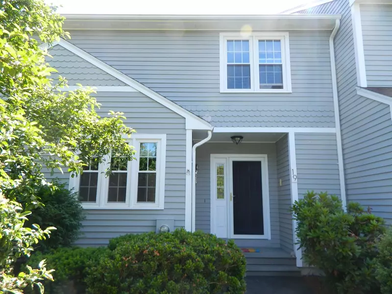 19 Godfrey Ln #19, Milford, MA 01757