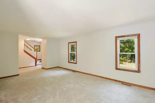 Falmouth, MA 02540,15 Hackmatack Way