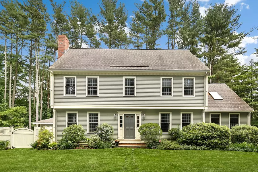 117 Perkins Row, Topsfield, MA 01983