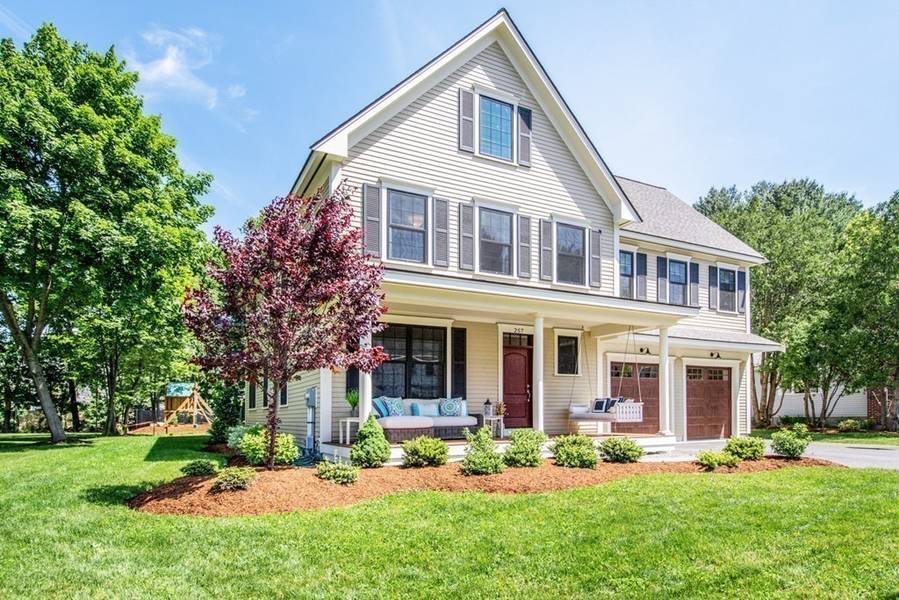 257 Elsinore St, Concord, MA 01742