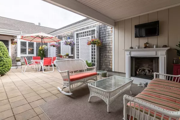 11 Whitcomb Garden #11, Plymouth, MA 02360