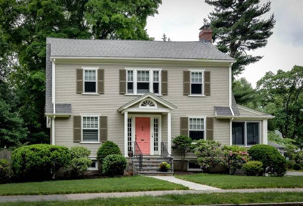 25 Wellesley Ave, Wellesley, MA 02482