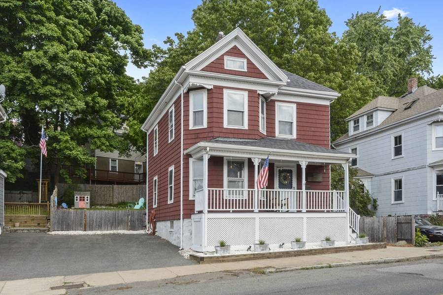 76 Essex St, Beverly, MA 01915