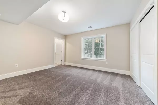 Whitman, MA 02382,15 Court Street #2