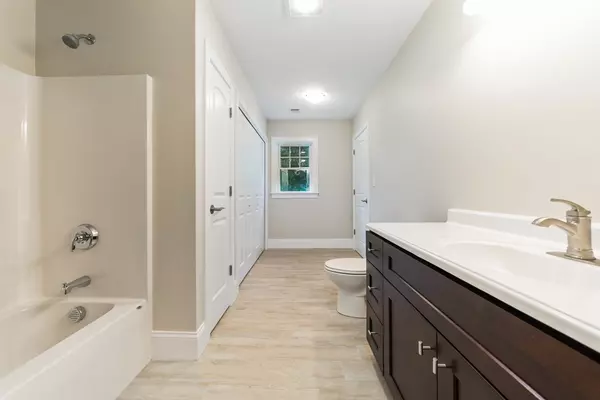 Whitman, MA 02382,15 Court Street #2