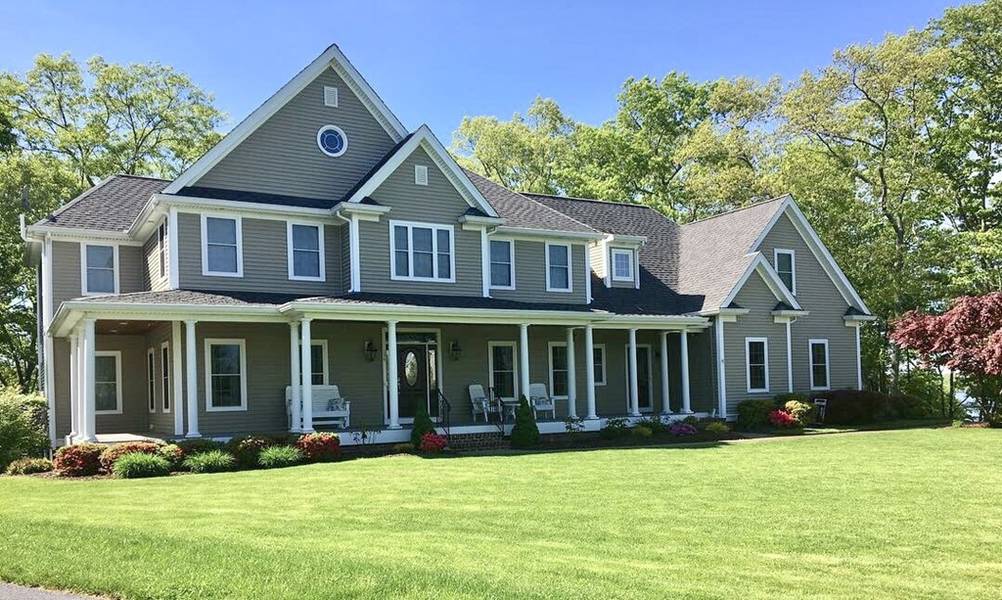 150 Riverside Drive, Wrentham, MA 02093