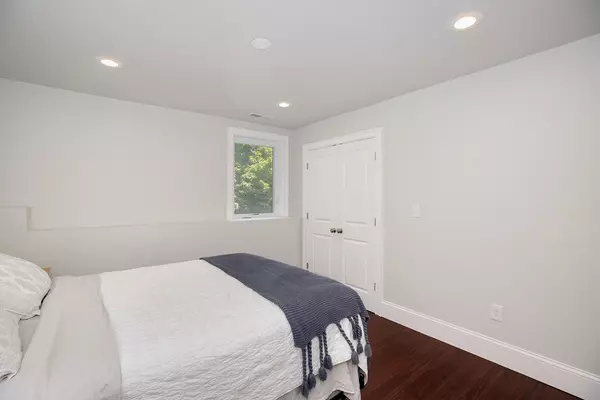 Dedham, MA 02026,20 Tarbox St