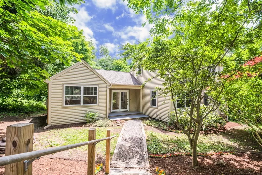 Sturbridge, MA 01566,16 Gedeon Ave