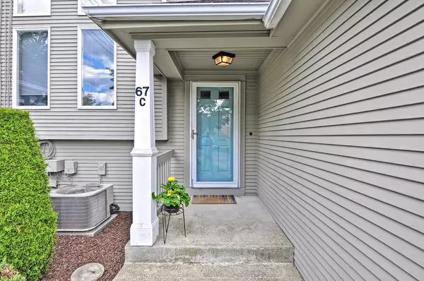 67 Nipmuc Trl #C, Providence, RI 02911