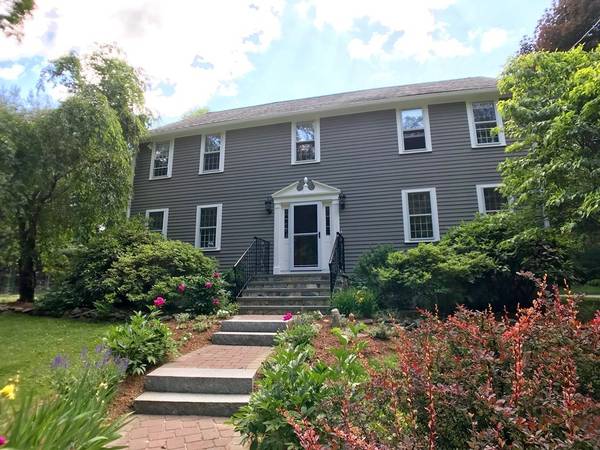 176 Fruit St, Hopkinton, MA 01748