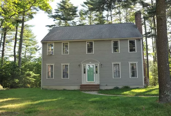 98 Knotty Pines Ln, Plymouth, MA 02360