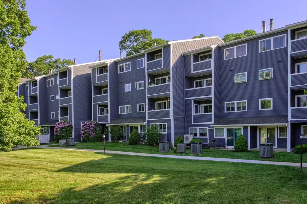 Ipswich, MA 01938,400 Colonial Dr #36