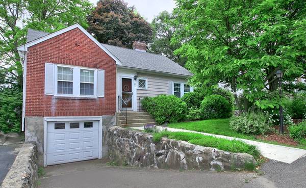 81 Prentice St, Waltham, MA 02451