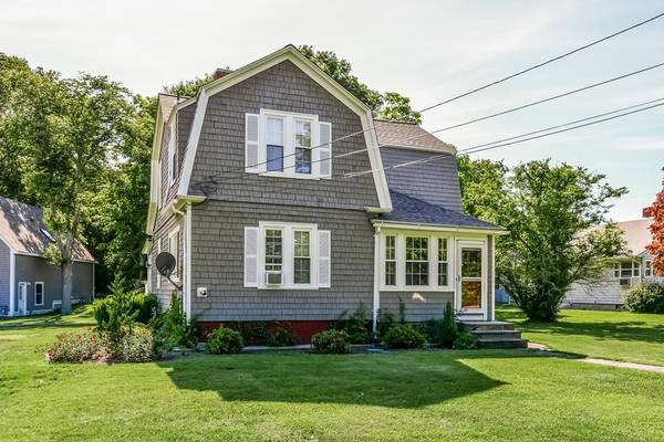 9 Warren Ave, Seekonk, MA 02771