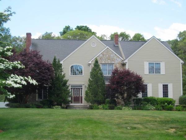 18 Kittredge St, Walpole, MA 02081