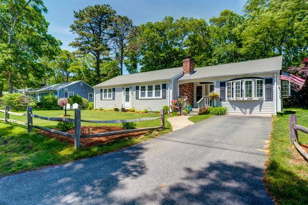 30 Uncle Bobs Way, Dennis, MA 02660