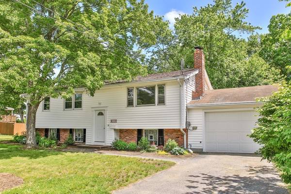 22 Fitzpatrick Cir, Brockton, MA 02301