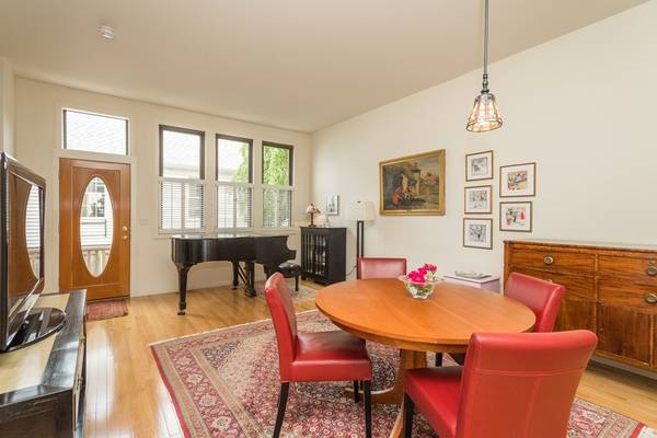 112 Inman #B, Cambridge, MA 02139