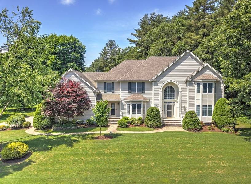 2 Meadow View Ln, Andover, MA 01810