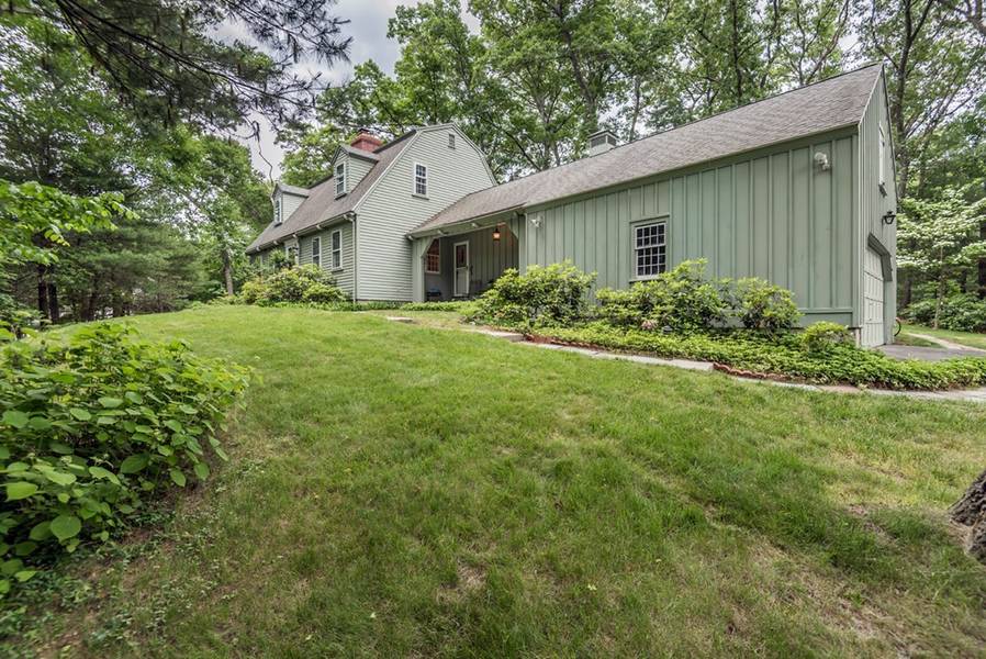 2 Cameron Rd, Andover, MA 01810