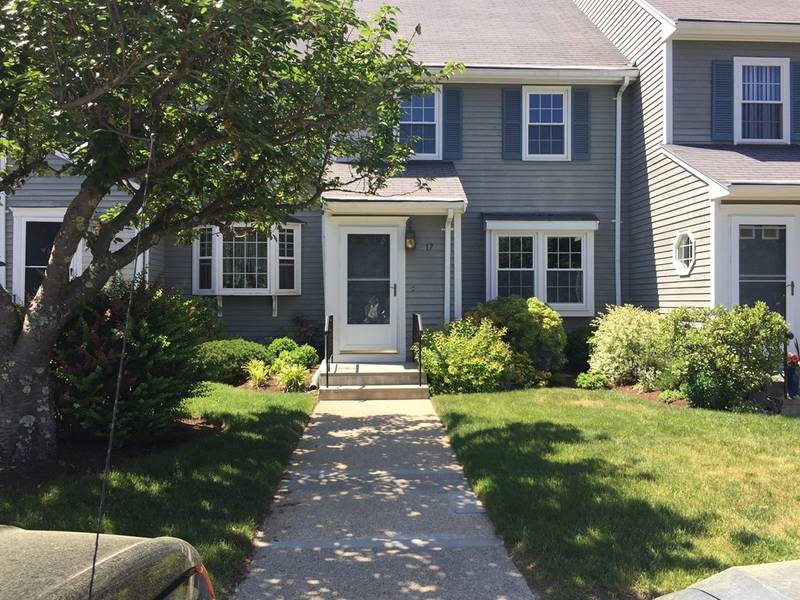 17 Washington Green #17, Walpole, MA 02032