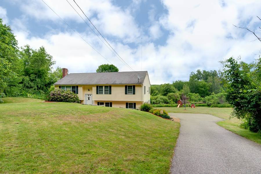 10 Town Farm Rd, North Brookfield, MA 01535