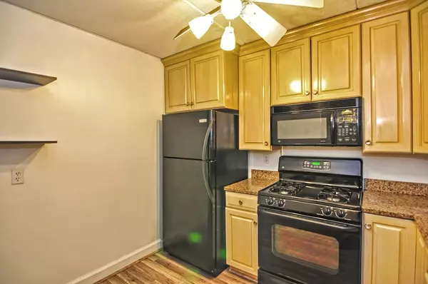 Framingham, MA 01702,1550 Worcester Rd #109