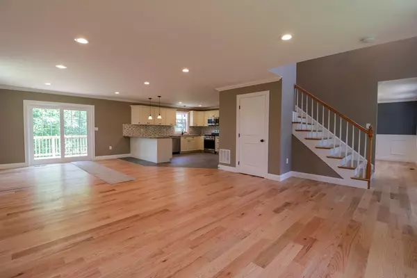 Swansea, MA 02777,187 Hilton Ln