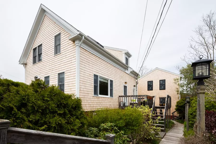 3 Race Rd #B, Provincetown, MA 02657