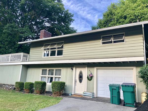 33 Charlton St, Fitchburg, MA 01420