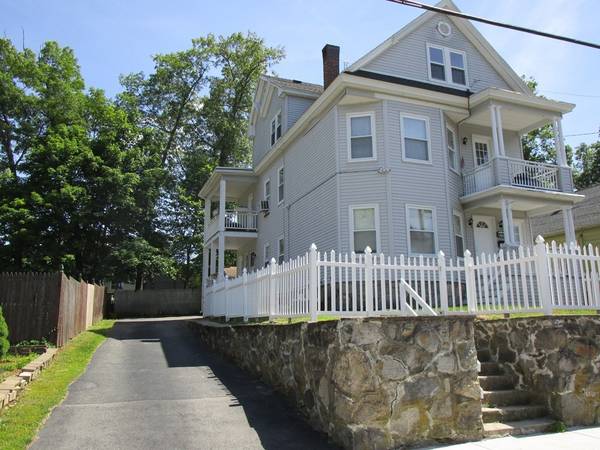 214-216 Oakland Ave, Methuen, MA 01844