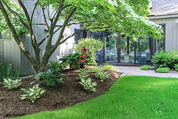 Hamilton, MA 01982,27 Miles River Road