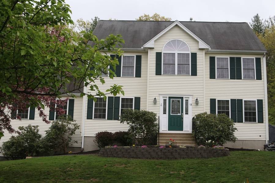 13 Falls Brook Rd, Hudson, MA 01749