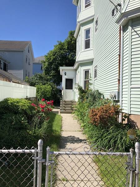 327 Brownell St, Fall River, MA 02720