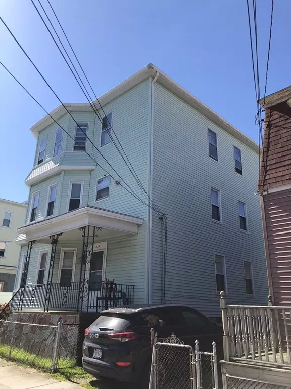 Fall River, MA 02720,327 Brownell St