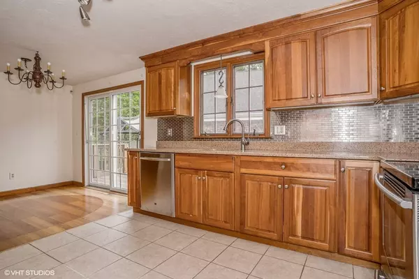 Yarmouth, MA 02673,14 Barnboard Ln