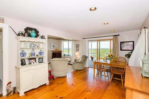 Newbury, MA 01951,4 Plum Bush #4