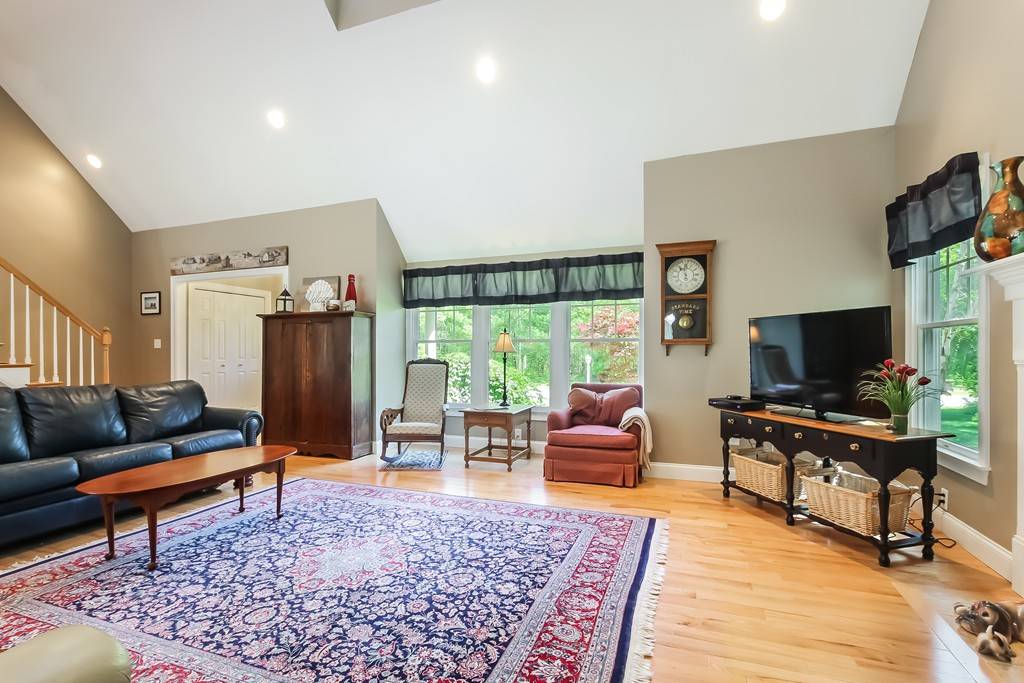Falmouth, MA 02536,95 Rickenbacker Rd