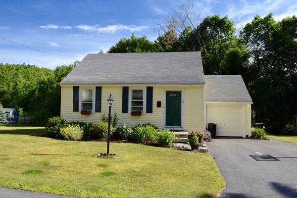 17 Elmwood Dr, Northborough, MA 01532