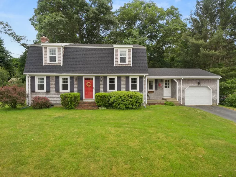 32 Rudon Dr, North Attleboro, MA 02760