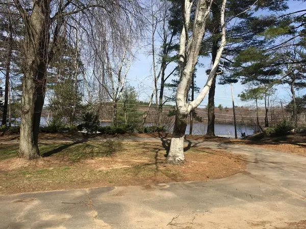 Wenham, MA 01984,20 Main Street