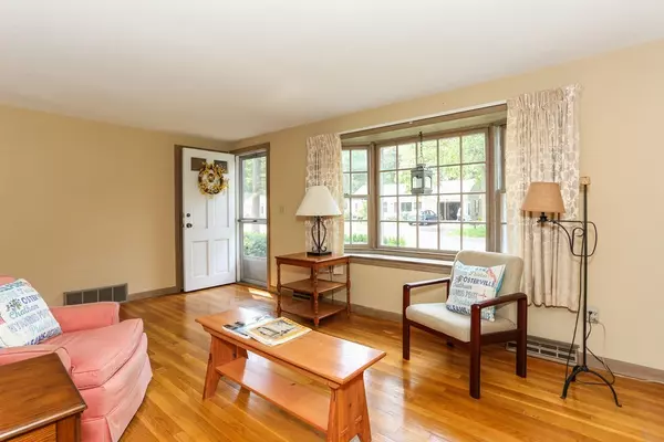 Yarmouth, MA 02673,47 Monroe Ln