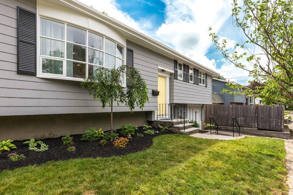 Marblehead, MA 01945,10 Santry Road