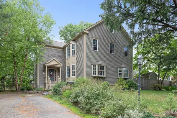 28 Hope Road, Hingham, MA 02043